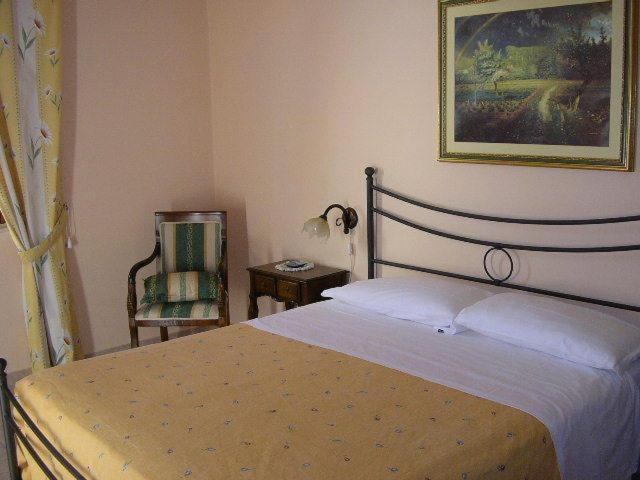 Tavernola - Locanda Di Campagna Battipaglia Habitación foto